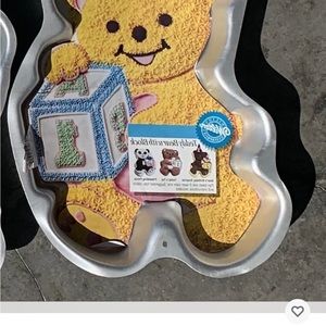 Wilton Retired Cake Pan Teddy Bear with Block
